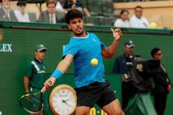 Montecarlo, Alcaraz batte anche Vacherot: domani la finale con Sinner vale il numero uno