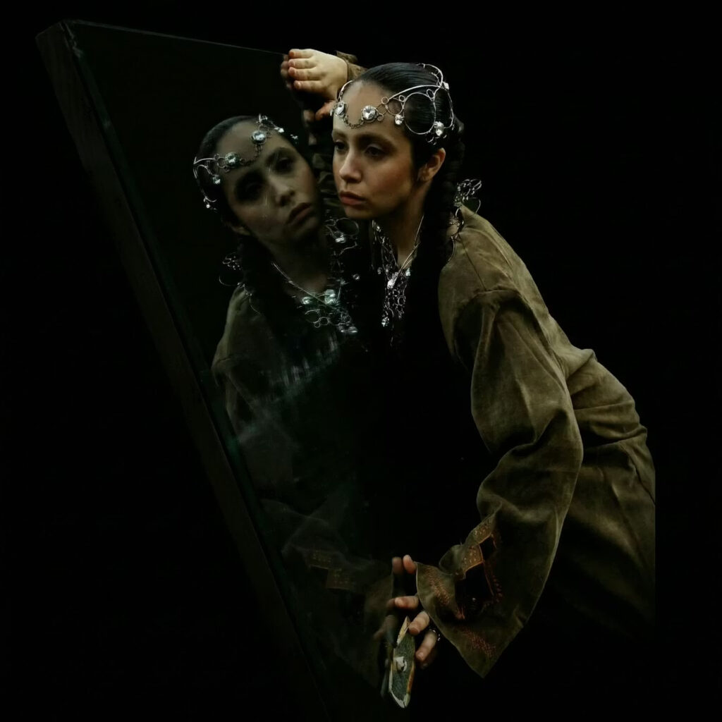 angelica del nibbio- la copertina del nuovo singolo intitolato onirico