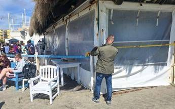 Ostia, sigilli a una parte dello stabilimento Capanno. I gestori: “Siamo regolarmente aperti”