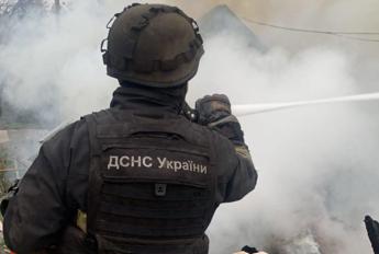 Ucraina, pioggia di bombe su Kharkiv: feriti e danni. Nuovo attacco di Lavrov all’Europa