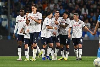 Napoli-Bologna, Orsolini raddoppia su rigore (con Var) e gli azzurri protestano: cos’è successo