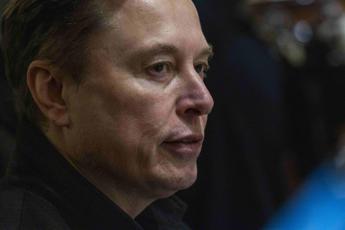 Space X, un razzo di Elon Musk sta per schiantarsi sulla Luna