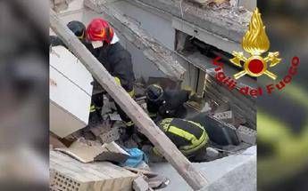 Crolla palazzina a Porto Sant’Elpidio, un morto e due feriti: si cerca donna dispersa
