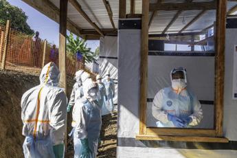 Ebola, superata la soglia dei mille casi in Congo: 254 morti e 100 guariti