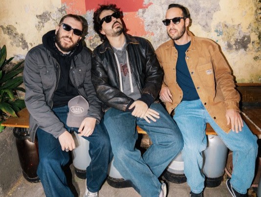 Feelbacks feat. Blame, tra pop punk ed energia metalcore - Zetatielle Magazine feelbacks - il trio punk romano in primo piano
