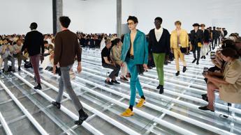 Prada riscrive l’essenziale “contro il design inutile”
