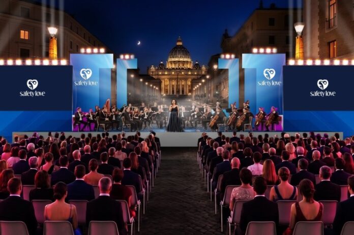 Sicurezza sul lavoro - visione panoramica diu un palco con davanti tanta gente seduta