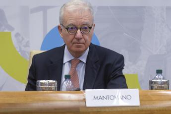 Truffa su Whatsapp, falsi messaggi attribuiti a Mantovano: la nota di Palazzo Chigi