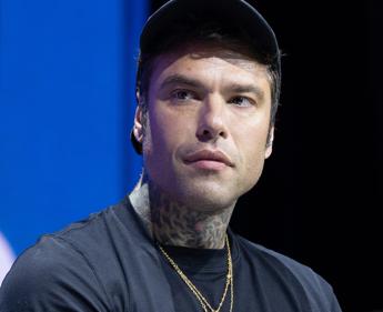 Fedez in pronto soccorso a Milano, rapper arrivato in ambulanza