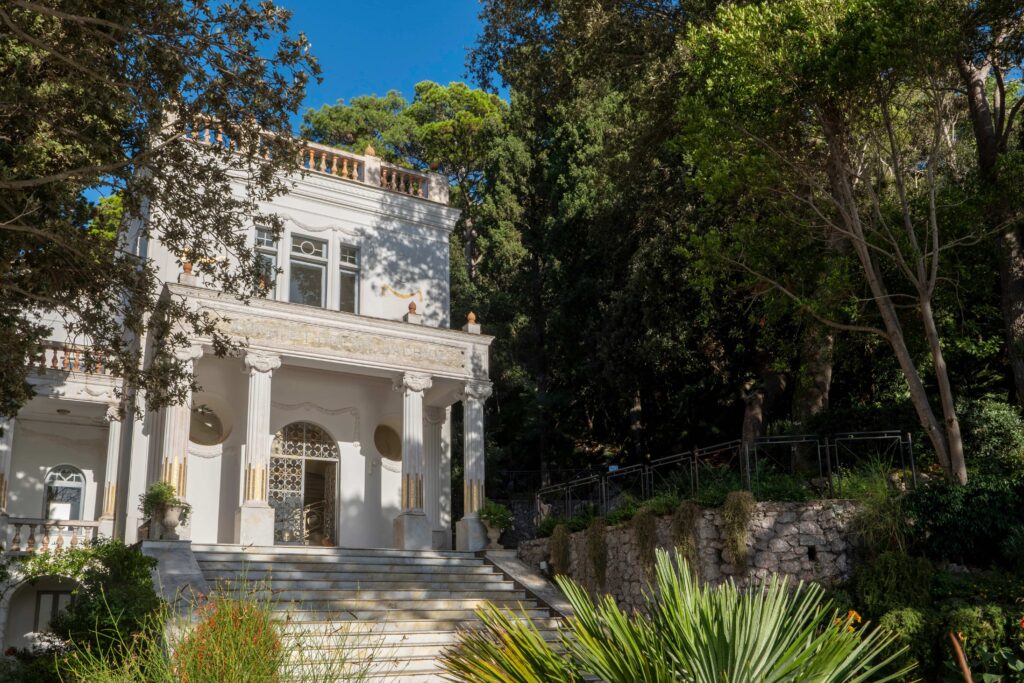 Capri Villa Lysis un edificio imponente immerso  nel verde