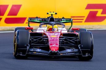 Le Ferrari volano nelle libere del Gp d’Ungheria, Hamilton davanti a Leclerc nella seconda sessione