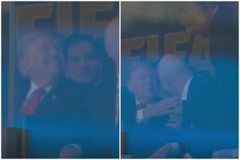 Mondiali, Ronaldo porta la Coppa del Mondo… a Trump