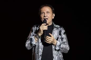 Roby Facchinetti sbaglia testo di ‘Pierre’ e si scusa: “Non mi capitava da 1976…”