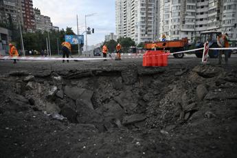 Ucraina, nuovo attacco russo su Kiev nella notte: due morti
