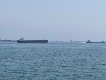 Usa lanciano nuovi attacchi contro Iran. Trump: “Se Teheran colpisce le navi, situazione peggiorerà”