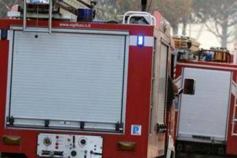 Vasto incendio a Piana del Sole, riaperta la Roma-Fiumicino
