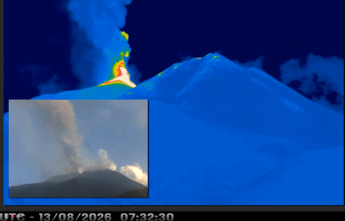 A Catania l’Etna continua a eruttare: aeroporto chiuso fino alle 2 di venerdì, riprotetti 50 voli tra Palermo, Trapani e Comiso