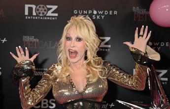Addio Dolly Parton, quasi 20 milioni di stream su Spotify: il più alto della sua carriera