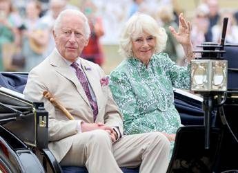Camilla racconta la malattia di Re Carlo III: “Difficile mantenere il segreto di quella diagnosi”