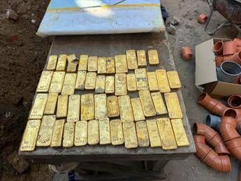 Che fine ha fatto il tesoro trovato in Belgio durante uno scavo: “C’erano monete e lingotti d’oro da 9 milioni di euro”