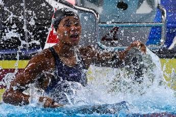Europei nuoto, Curtis oro nei 50 dorso: l’azzurra migliora anche il suo record mondiale