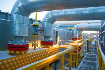 Gas, l’Ue rischia un inverno al gelo: scorte ai minimi. Ma l’Italia è virtuosa