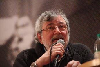 Guccini, a Pavana l’ultimo saluto: i funerali in forma privata