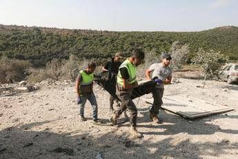 Libano, attacchi israeliani nel sud del paese: almeno 11 morti tra cui donne e bambini