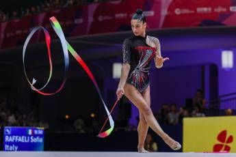 Raffaeli bronzo ai mondiali di ritmica, l’azzurra qualificata per i Giochi di Los Angeles