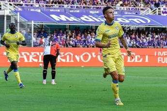 Serie A, Fiorentina-Frosinone 0-3: serata da incubo per Grosso. Berardi lancia il Sassuolo, Monza-Udinese 2-3