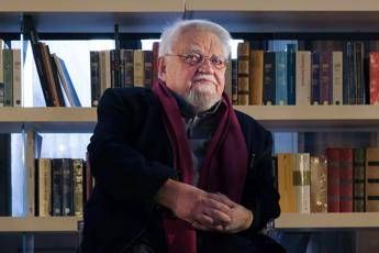 Morto Enzo Bianchi, fondatore della comunità monastica di Bose: aveva 83 anni