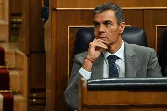 Spagna, Sanchez annuncia elezioni anticipate il 29 novembre: “Abbiamo lottato contro la peggiore opposizione”